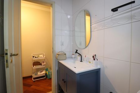 Casa à venda com 120m², 3 quartos e 2 vagasBanheiro Quarto 1 suíte
