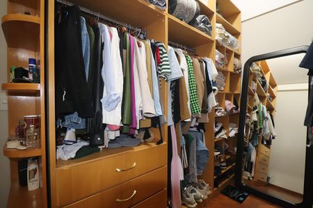 Casa à venda com 120m², 3 quartos e 2 vagasCloset Quarto 1 suíte