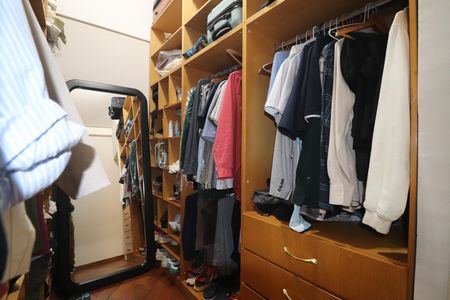 Casa à venda com 120m², 3 quartos e 2 vagasCloset Quarto 1 suíte