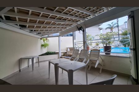 Casa à venda com 120m², 3 quartos e 2 vagas Casa à venda com 120m², 3 quartos e 2 vagasÁrea comum - Churrasqueira
