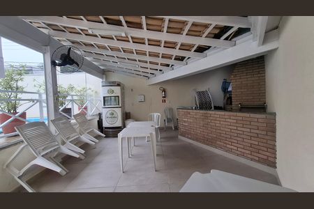 Casa à venda com 120m², 3 quartos e 2 vagas Casa à venda com 120m², 3 quartos e 2 vagasÁrea comum - Churrasqueira