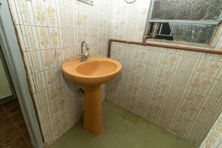 Casa para alugar com 109m², 2 quartos e sem vaga Casa para alugar com 109m², 2 quartos e sem vagaBanheiro de Serviço