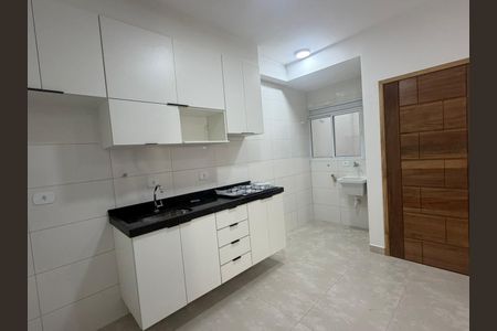 Cozinha de apartamento para alugar com 2 quartos, 59m² em Jardim Caguassu, São Paulo