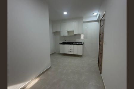 Sala de apartamento para alugar com 2 quartos, 59m² em Jardim Caguassu, São Paulo