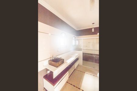 Apartamento para alugar com 250m², 1 quarto e sem vaga Apartamento para alugar com 250m², 1 quarto e sem vagaBanheiro da Suíte
