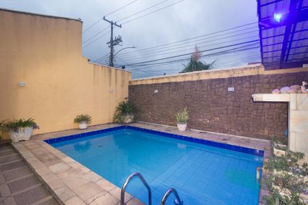 Casa para alugar com 300m², 3 quartos e 2 vagas Casa para alugar com 300m², 3 quartos e 2 vagasQuintal