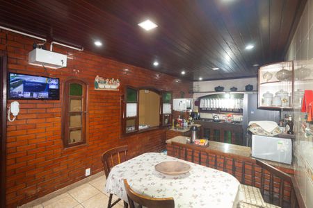 Casa para alugar com 300m², 3 quartos e 2 vagas Casa para alugar com 300m², 3 quartos e 2 vagasCozinha