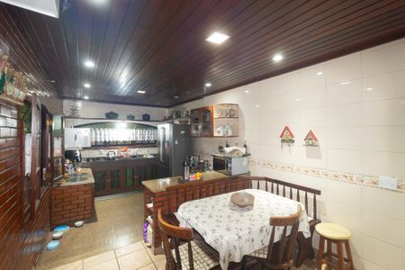 Casa para alugar com 300m², 3 quartos e 2 vagas Casa para alugar com 300m², 3 quartos e 2 vagasCozinha
