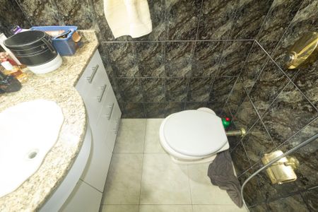 Casa para alugar com 300m², 3 quartos e 2 vagas Casa para alugar com 300m², 3 quartos e 2 vagasBanheiro da Suíte