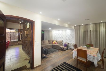 Sala de casa para alugar com 3 quartos, 300m² em Campo Grande, Rio de Janeiro