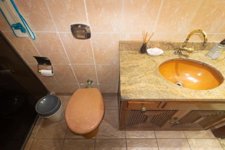 Casa para alugar com 300m², 3 quartos e 2 vagas Casa para alugar com 300m², 3 quartos e 2 vagasBanheiro Social 2