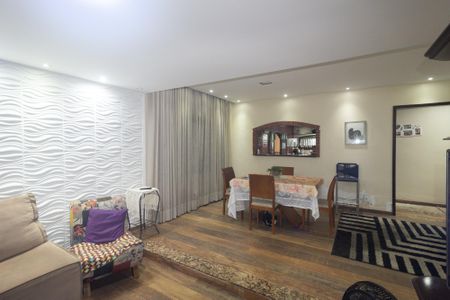 Casa para alugar com 300m², 3 quartos e 2 vagas Casa para alugar com 300m², 3 quartos e 2 vagasSala
