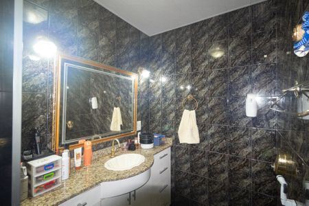 Casa para alugar com 300m², 3 quartos e 2 vagas Casa para alugar com 300m², 3 quartos e 2 vagasBanheiro da Suíte