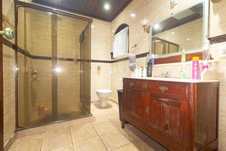 Casa para alugar com 300m², 3 quartos e 2 vagas Casa para alugar com 300m², 3 quartos e 2 vagasBanheiro Social 1