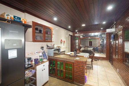 Casa para alugar com 300m², 3 quartos e 2 vagas Casa para alugar com 300m², 3 quartos e 2 vagasCozinha