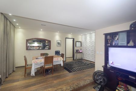 Casa para alugar com 300m², 3 quartos e 2 vagas Casa para alugar com 300m², 3 quartos e 2 vagasSala