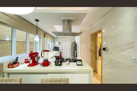 Casa de condomínio à venda com 600m², 4 quartos e 10 vagas Casa de condomínio à venda com 600m², 4 quartos e 10 vagasCozinha