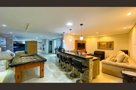 Casa de condomínio à venda com 600m², 4 quartos e 10 vagas Casa de condomínio à venda com 600m², 4 quartos e 10 vagasSalão de jogos
