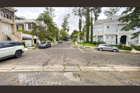 Casa de condomínio à venda com 600m², 4 quartos e 10 vagas Casa de condomínio à venda com 600m², 4 quartos e 10 vagasVista da Rua