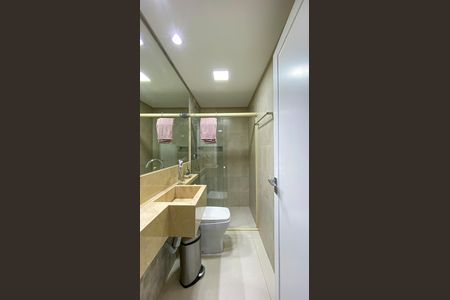 Casa de condomínio à venda com 600m², 4 quartos e 10 vagas Casa de condomínio à venda com 600m², 4 quartos e 10 vagasGaragem Banheiro