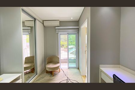 Casa de condomínio à venda com 600m², 4 quartos e 10 vagas Casa de condomínio à venda com 600m², 4 quartos e 10 vagasSuíte 1