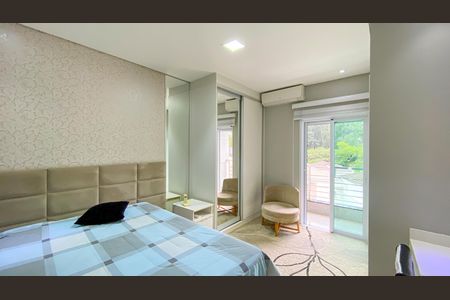 Casa de condomínio à venda com 600m², 4 quartos e 10 vagas Casa de condomínio à venda com 600m², 4 quartos e 10 vagasSuíte 1