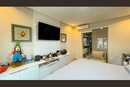 Casa de condomínio à venda com 600m², 4 quartos e 10 vagas Casa de condomínio à venda com 600m², 4 quartos e 10 vagasSuíte 4