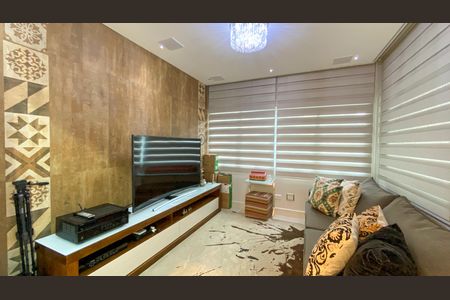 Casa de condomínio à venda com 600m², 4 quartos e 10 vagas Casa de condomínio à venda com 600m², 4 quartos e 10 vagasSala de TV