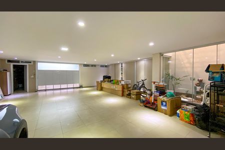Casa de condomínio à venda com 600m², 4 quartos e 10 vagas Casa de condomínio à venda com 600m², 4 quartos e 10 vagasGaragem