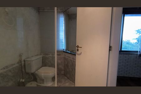 Apartamento para alugar com 300m², 4 quartos e 2 vagas Apartamento para alugar com 300m², 4 quartos e 2 vagasBanheiro da Suíte 2