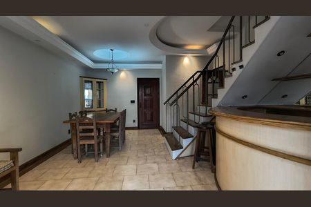 Apartamento para alugar com 300m², 4 quartos e 2 vagas Apartamento para alugar com 300m², 4 quartos e 2 vagasSala