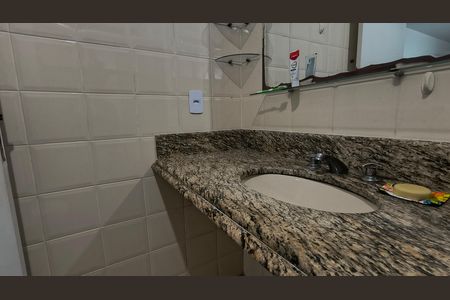 Apartamento para alugar com 300m², 4 quartos e 2 vagas Apartamento para alugar com 300m², 4 quartos e 2 vagasBanheiro da Suíte 1
