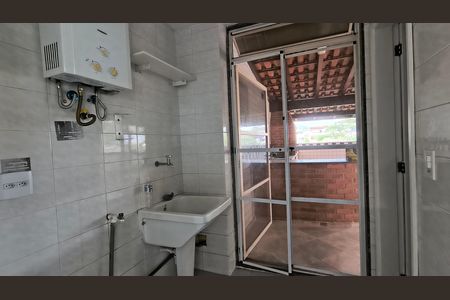 Apartamento para alugar com 300m², 4 quartos e 2 vagas Apartamento para alugar com 300m², 4 quartos e 2 vagasCozinha e Área de Serviço