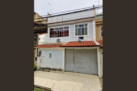 Casa para alugar com 100m², 3 quartos e 1 vaga Casa para alugar com 100m², 3 quartos e 1 vagaFachada