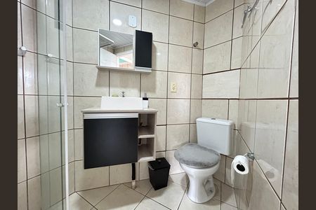 Banheiro  de apartamento para alugar com 1 quarto, 42m² em Capoeiras, Florianópolis