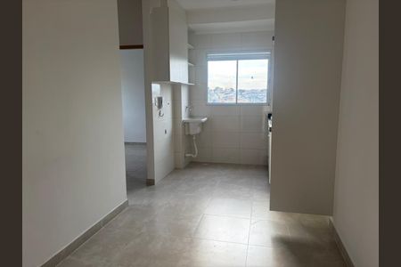 Sala de apartamento para alugar com 2 quartos, 50m² em Jardim Caguassu, São Paulo