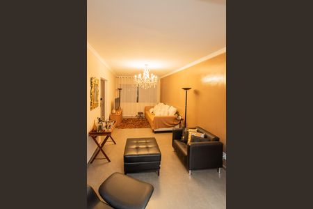 Casa para alugar com 140m², 2 quartos e 1 vaga Casa para alugar com 140m², 2 quartos e 1 vagaSala de TV