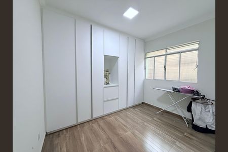 Casa à venda com 290m², 3 quartos e 2 vagas Casa à venda com 290m², 3 quartos e 2 vagasQuarto 2