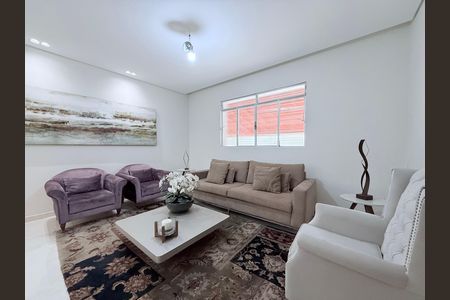 Casa à venda com 290m², 3 quartos e 2 vagas Casa à venda com 290m², 3 quartos e 2 vagasSala