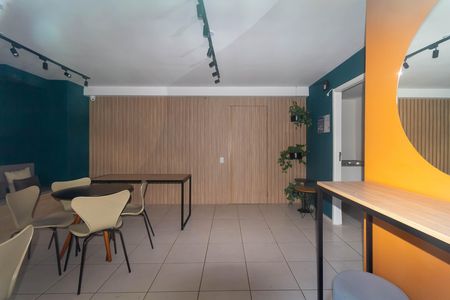 Apartamento para alugar com 35m², 2 quartos e sem vaga Apartamento para alugar com 35m², 2 quartos e sem vagaÁrea comum - Salão de festas