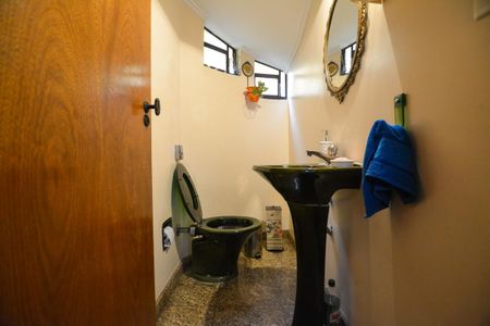 Casa para alugar com 440m², 5 quartos e 4 vagas Casa para alugar com 440m², 5 quartos e 4 vagasLAVABO