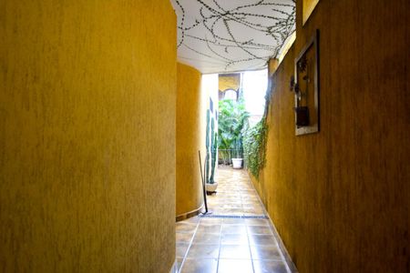 Casa para alugar com 440m², 5 quartos e 4 vagas Casa para alugar com 440m², 5 quartos e 4 vagasCORREDOR AREA EXTERNA