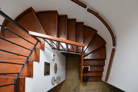 Casa para alugar com 440m², 5 quartos e 4 vagas Casa para alugar com 440m², 5 quartos e 4 vagasESCADA SALA