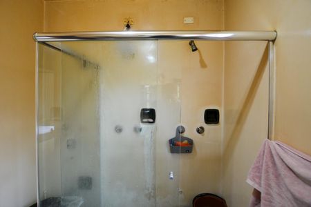Casa para alugar com 440m², 5 quartos e 4 vagas Casa para alugar com 440m², 5 quartos e 4 vagasBANHEIRO