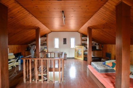 Casa para alugar com 440m², 5 quartos e 4 vagas Casa para alugar com 440m², 5 quartos e 4 vagasSÓTÃO