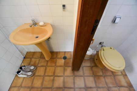 Casa para alugar com 440m², 5 quartos e 4 vagas Casa para alugar com 440m², 5 quartos e 4 vagasLAVABO SALÃO