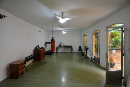 Casa para alugar com 440m², 5 quartos e 4 vagas Casa para alugar com 440m², 5 quartos e 4 vagasSALÃO