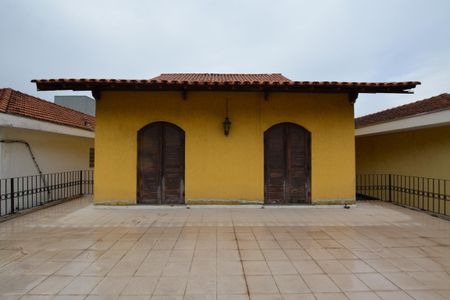 Casa para alugar com 440m², 5 quartos e 4 vagas Casa para alugar com 440m², 5 quartos e 4 vagasVARANDA - QUARTOS