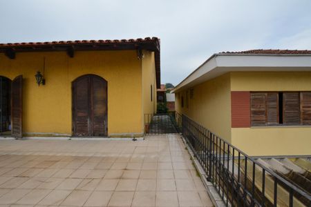 Casa para alugar com 440m², 5 quartos e 4 vagas Casa para alugar com 440m², 5 quartos e 4 vagasVARANDA - QUARTOS