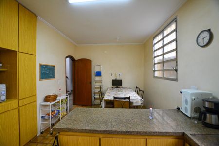 Casa para alugar com 440m², 5 quartos e 4 vagas Casa para alugar com 440m², 5 quartos e 4 vagasCOZINHA